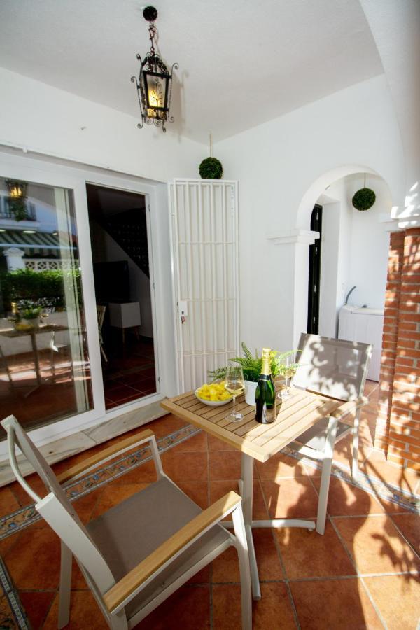 A Cozy And Elegant Townhouse Across The Beach Torre de Benagalbon Esterno foto