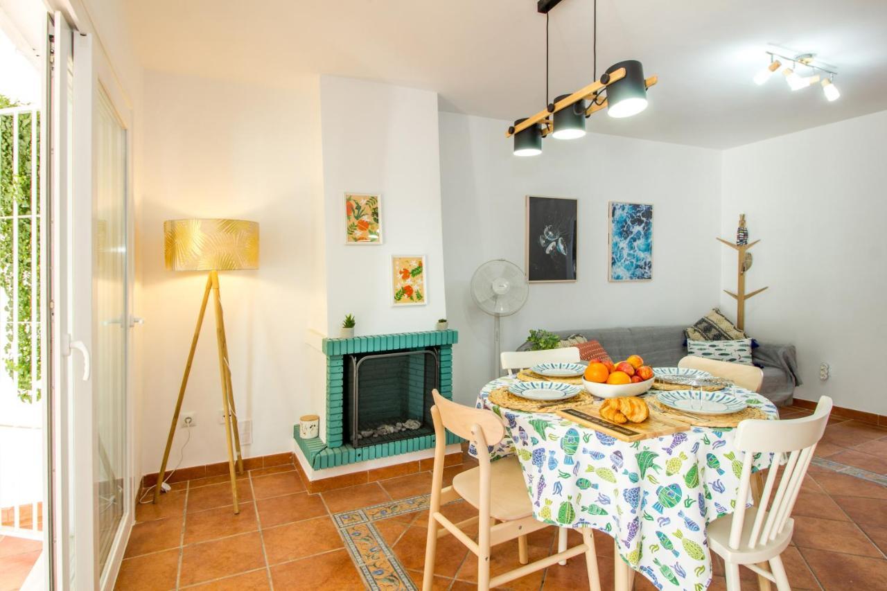 A Cozy And Elegant Townhouse Across The Beach Torre de Benagalbon Esterno foto