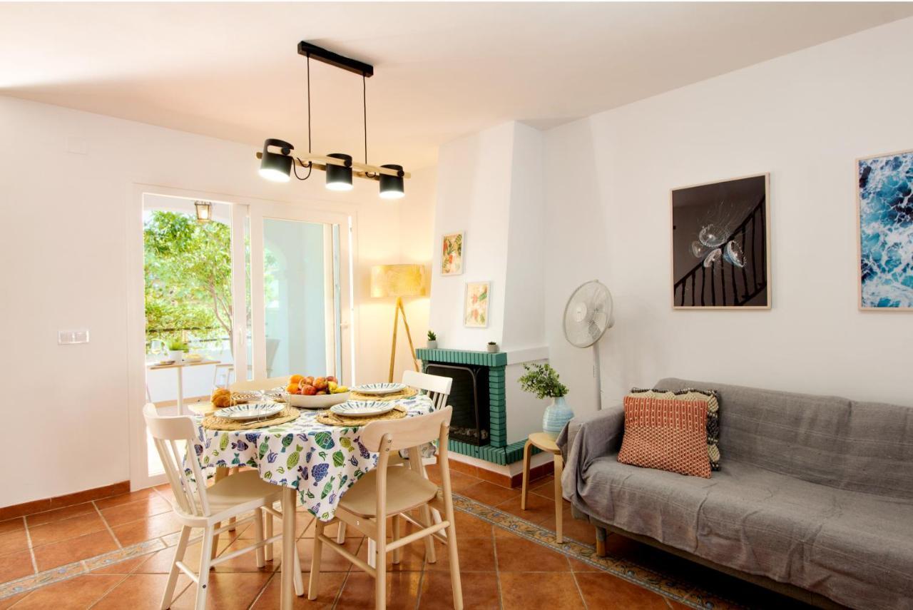 A Cozy And Elegant Townhouse Across The Beach Torre de Benagalbon Esterno foto