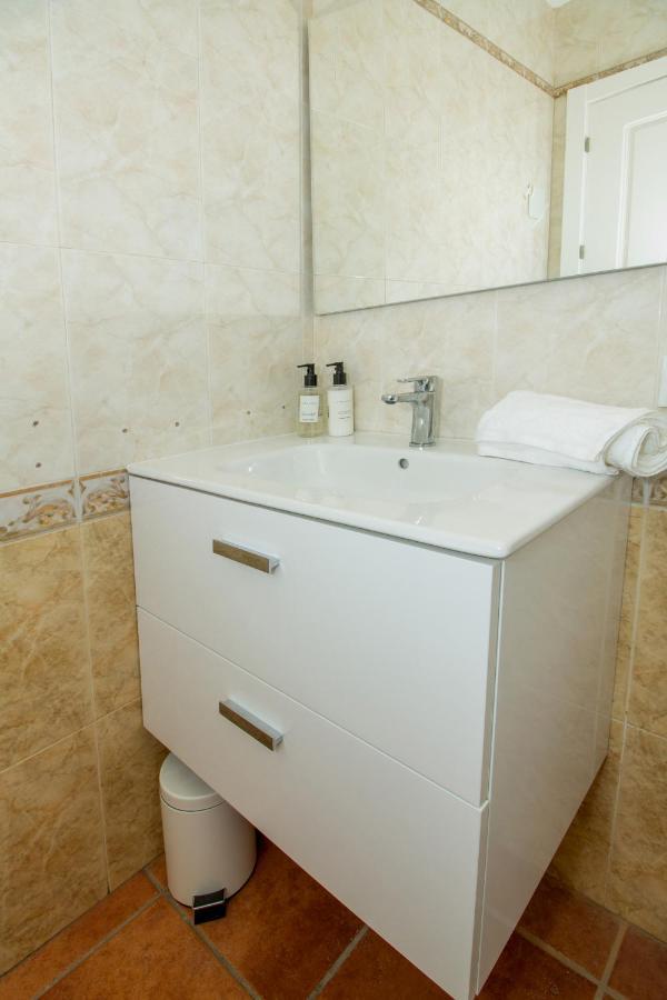 A Cozy And Elegant Townhouse Across The Beach Torre de Benagalbon Esterno foto